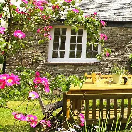 Trevadlock Manor Self Catering Cottages Launceston Room photo